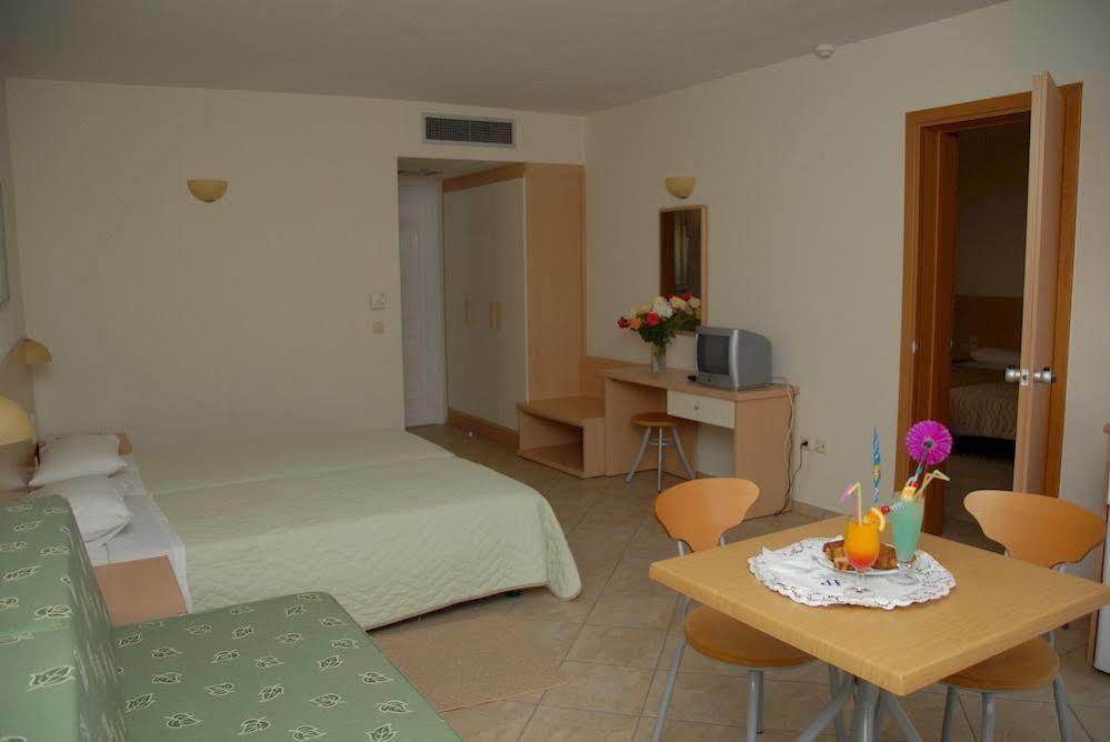 Thinalos Aparthotel Acharavi  Exterior photo